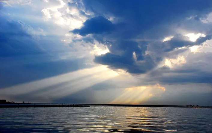 rays clouds